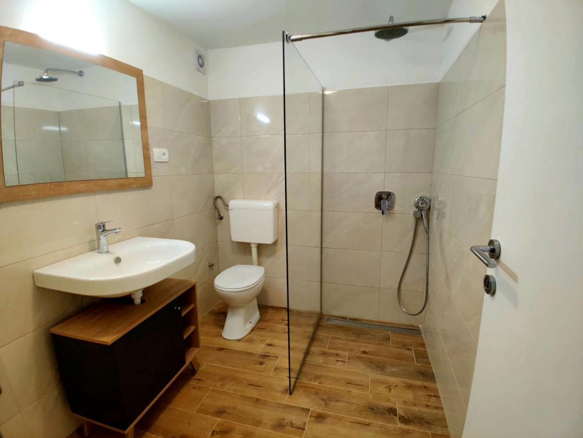 Apartment Roko *